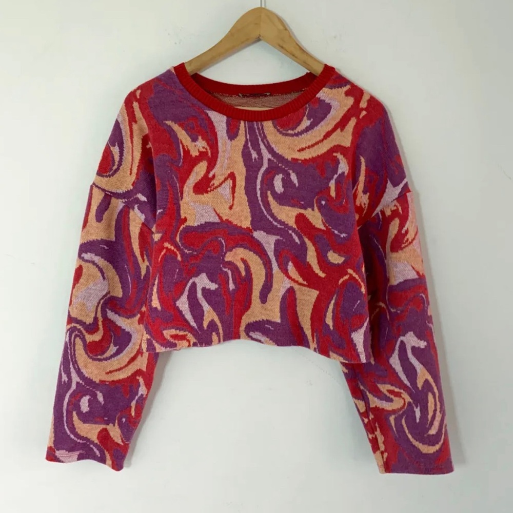 Zara Swirl Crop Sweater - Size Medium